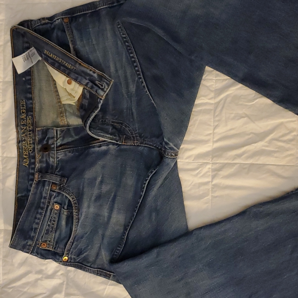 American Eagle 31x30 Relaxed Straight Jeans.